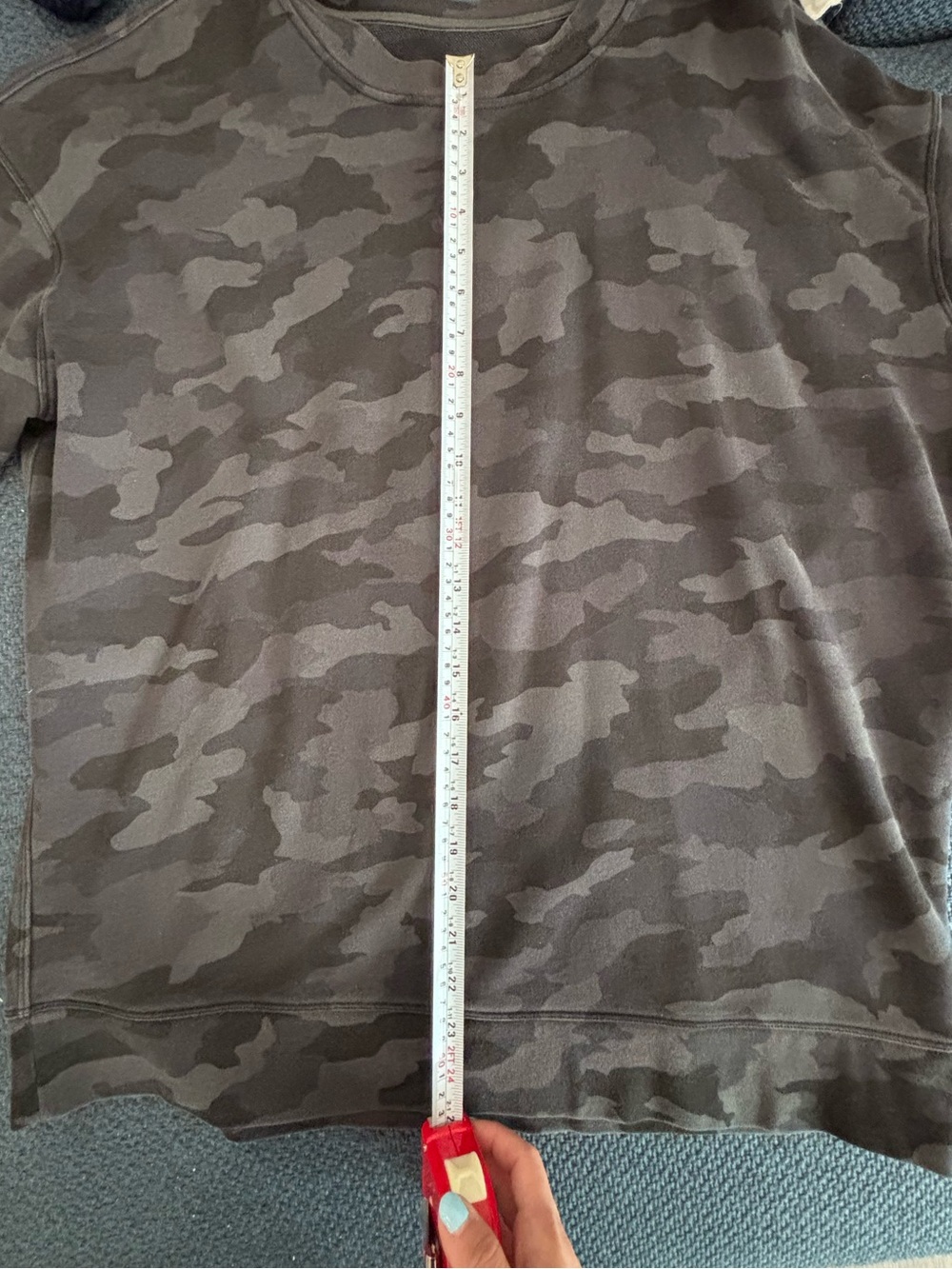 Lululemon Perfectly Oversized Crew in Heritage 365 Camo Deep Coal Multi - Picture 5 of 5